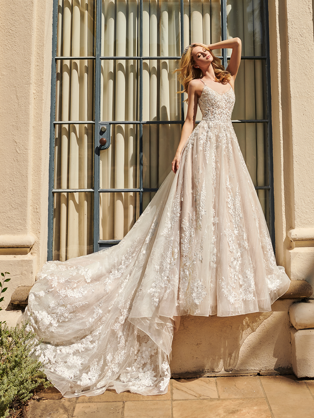 Deep Scoop Neck Wedding Dress